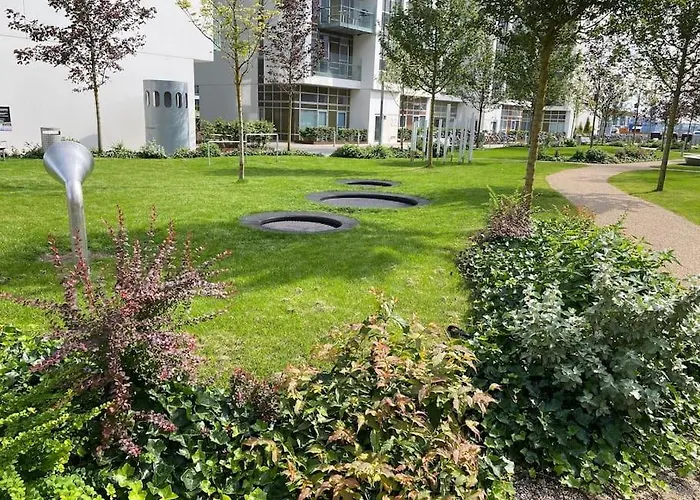 Apartment House In New York Style *